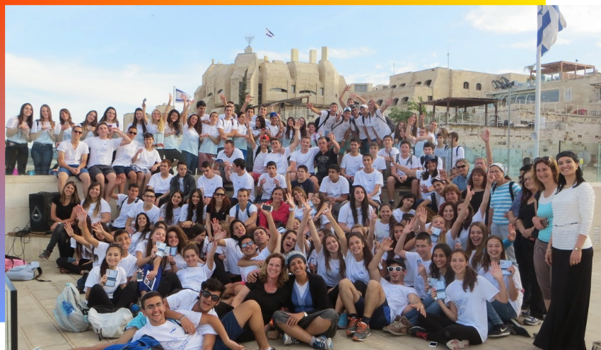 students visit the Aish rooftop