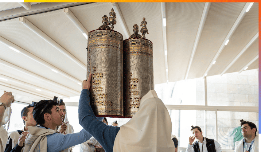 The first ever reading of a newly dedicated Sephardi Torah at the Aish Latina Yeshiva