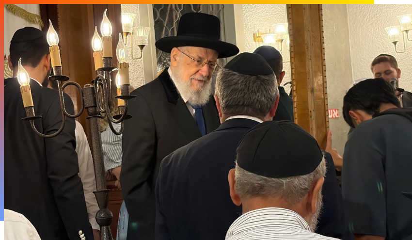 Rabbi Burg meeting with Rabbi Lau during the celebration 