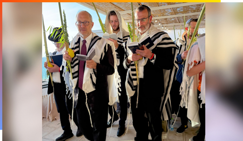 Aish Chairman Stuart Hytman at Aish Hoshana Rabbah morning